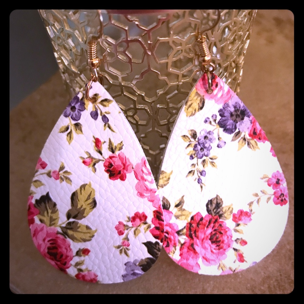 Floral Sequin Teardrop earrings!